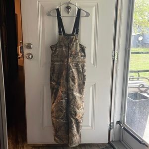 Insulated camouflaged overalls